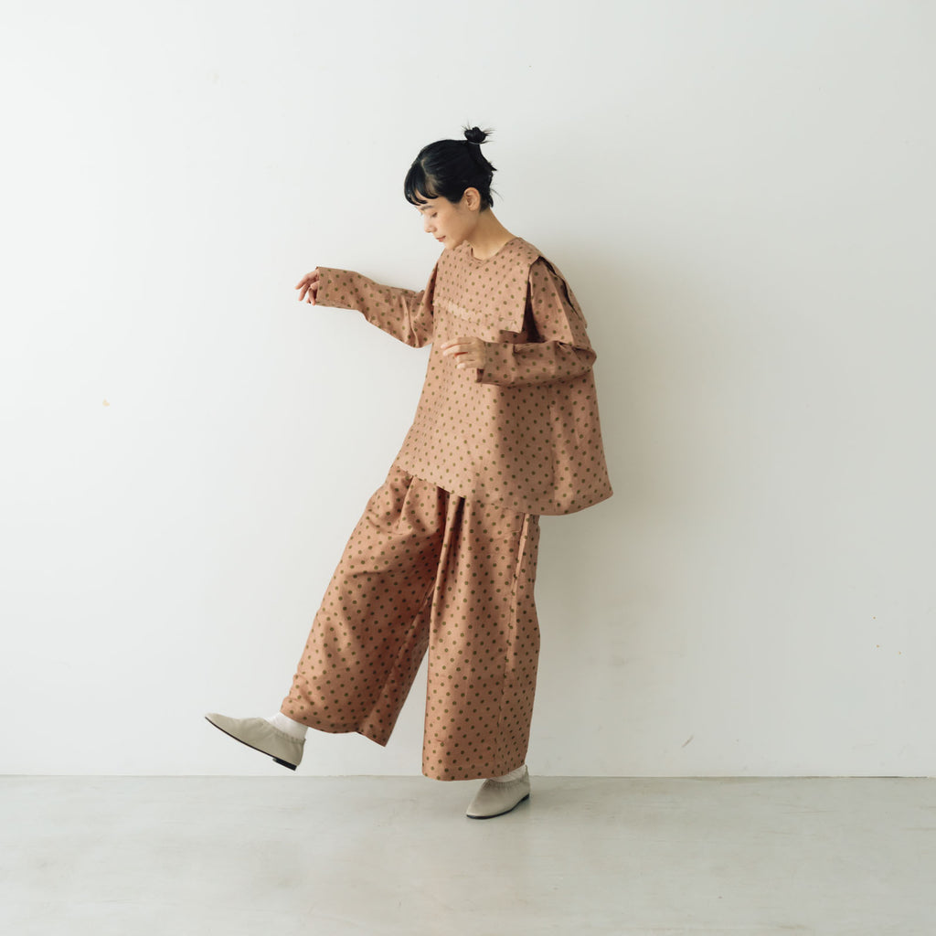 BUNON バックボタンセーラーブラウス ドットプリント