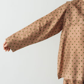 BUNON バックボタンセーラーブラウス ドットプリント