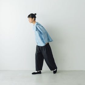 BUNON バックボタンセーラーブラウス ドットプリント