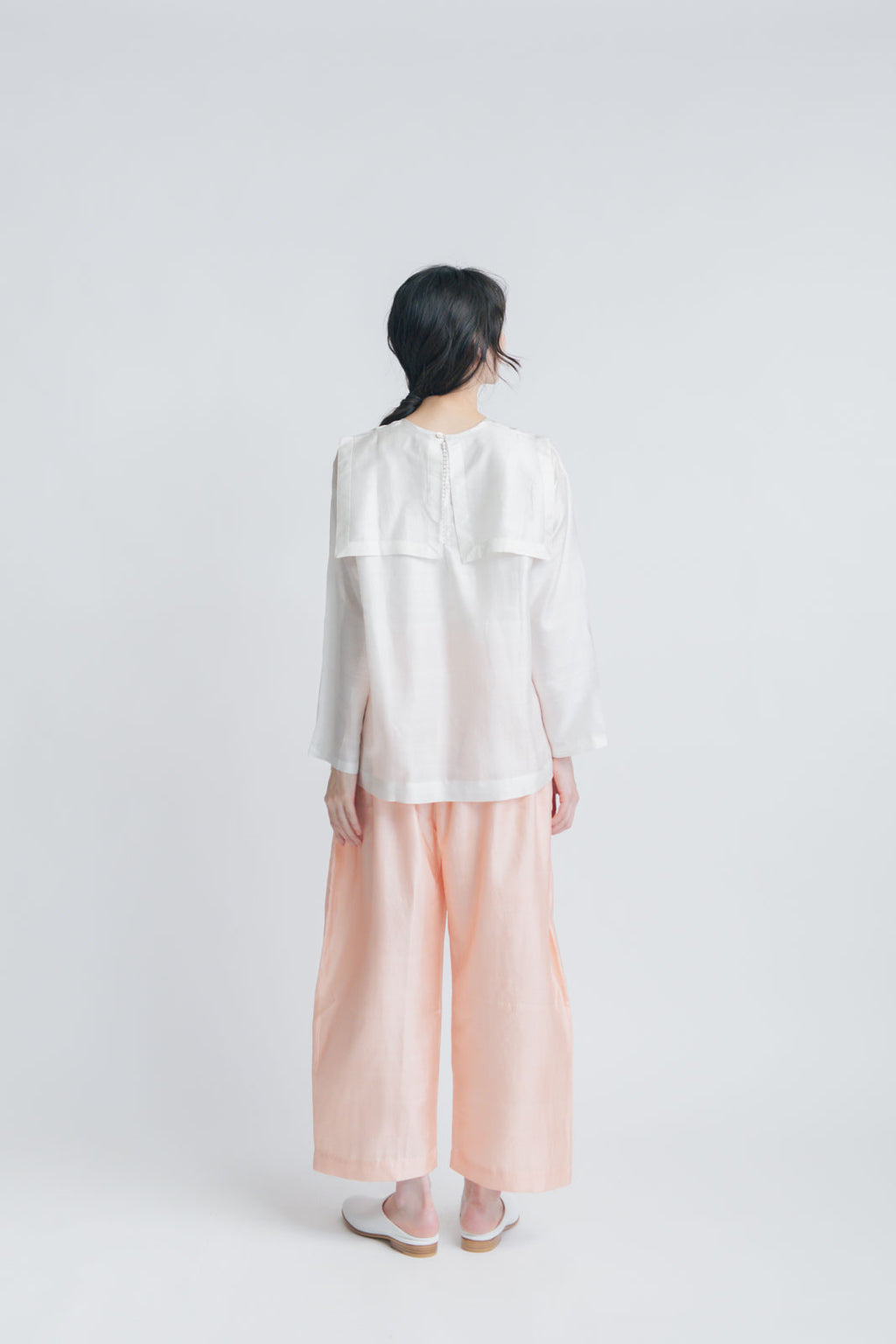 BUNON バックボタンセーラーブラウス