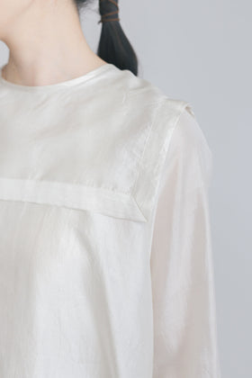 BUNON バックボタンセーラーブラウス