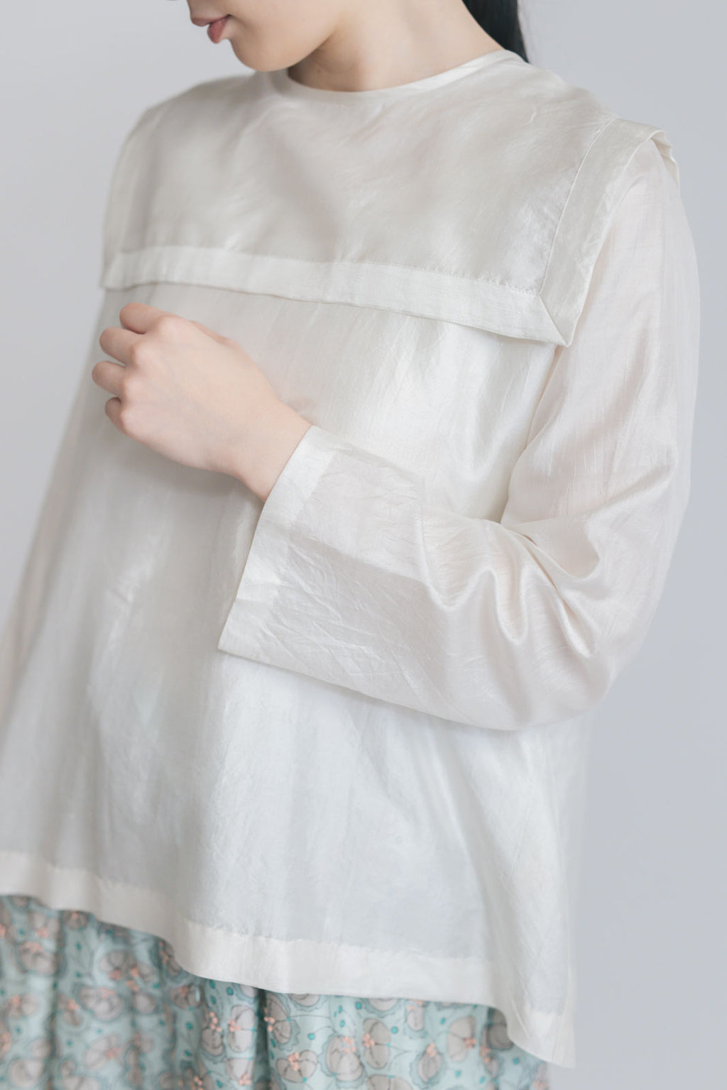 BUNON バックボタンセーラーブラウス