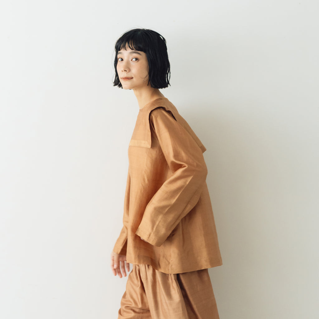 BUNON バックボタンセーラーブラウス