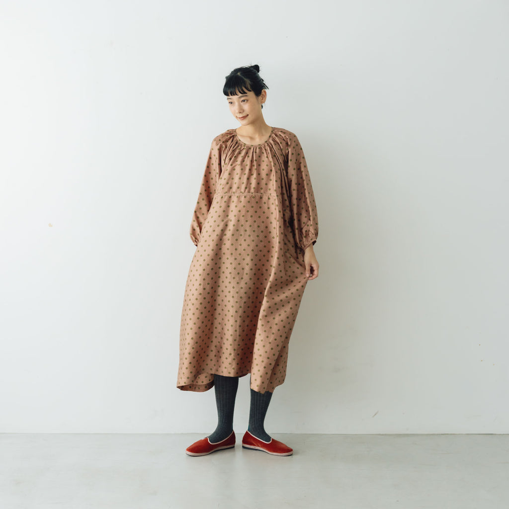 BUNON バックボタンドレス ドットプリント コーラルブラウン