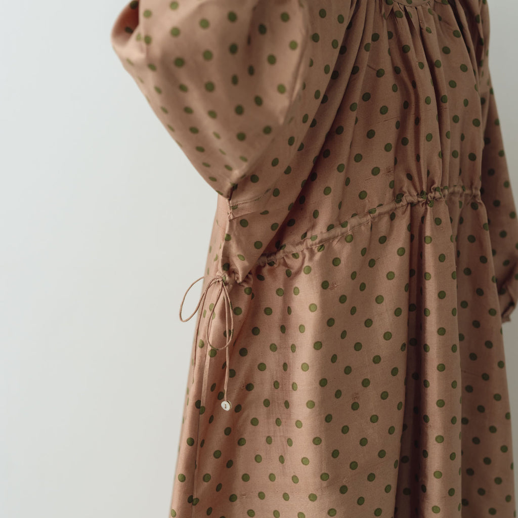 BUNON バックボタンドレス ドットプリント コーラルブラウン