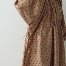 BUNON バックボタンドレス ドットプリント コーラルブラウン