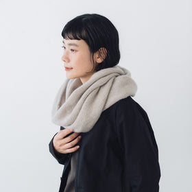 evam eva モヘアリリーループストール