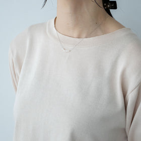 ※こちらは着用イメージとなり、今回はご紹介していないシルバーチェーン、2mmサイズの真珠のものです。