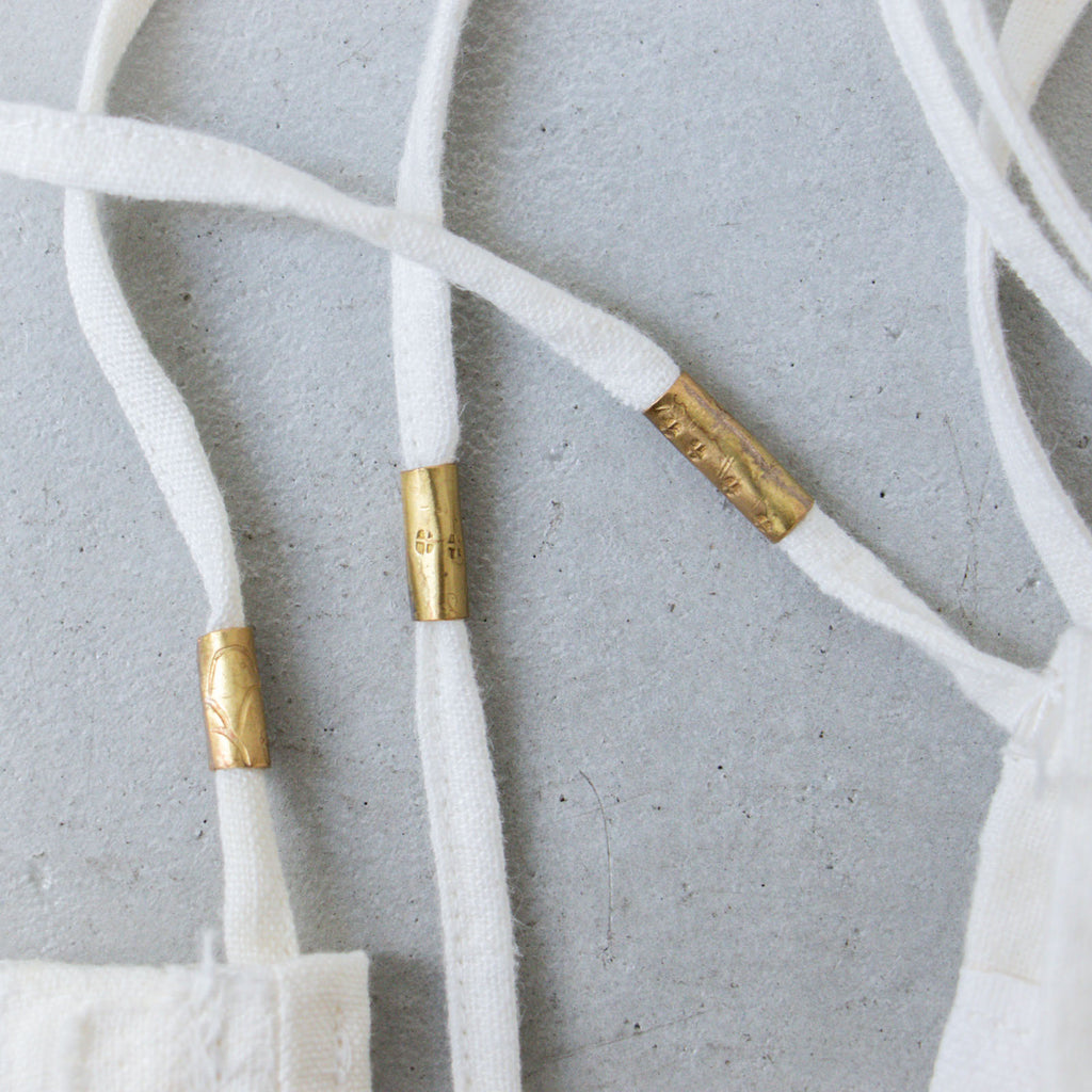 工藤由美 スマホポシェット 白