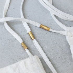 工藤由美 スマホポシェット 白