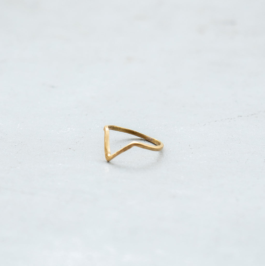 SURUME. Brass ring Triangle