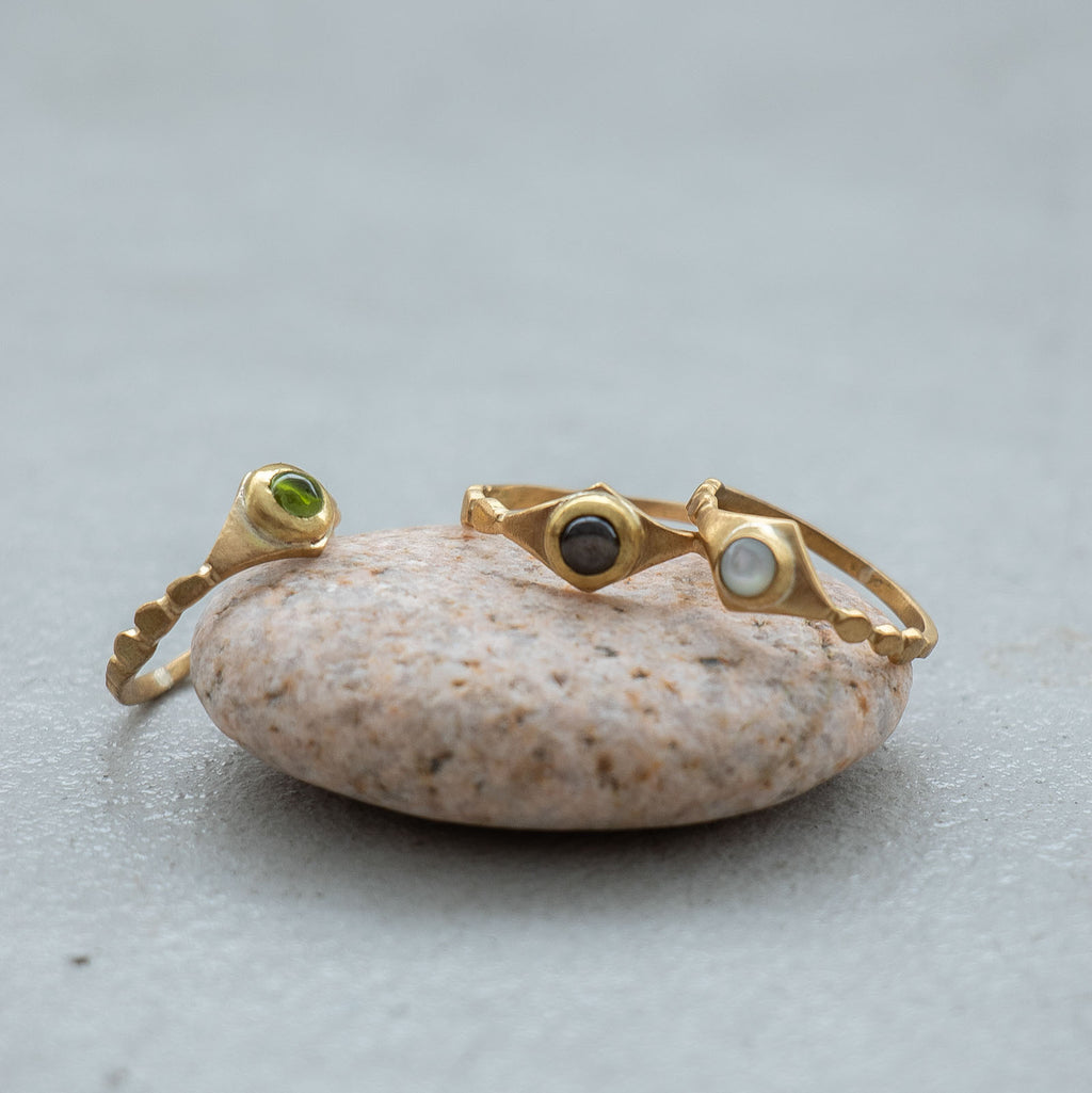 SURUME. Shave Stone Thin Ring White shell #9