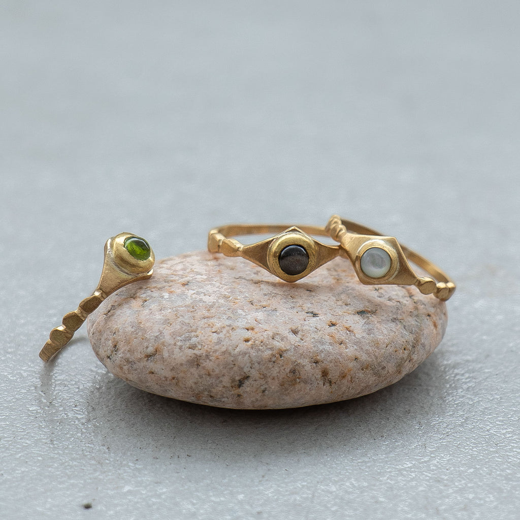 SURUME. Shave Stone Thin Ring White shell #9