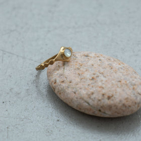 SURUME. Shave Stone Thin Ring White shell #9