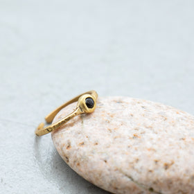 SURUME. Small Stone Ring