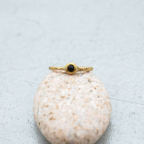 SURUME. Small Stone Ring