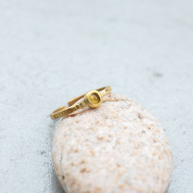 SURUME. Small Stone Ring