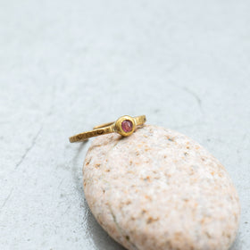 SURUME. Small Stone Ring