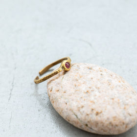 SURUME. Small Stone Ring