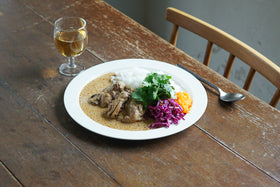 〈くらすこと別注〉yumiko iihoshi porcelain unjour plate ivory(つやあり)