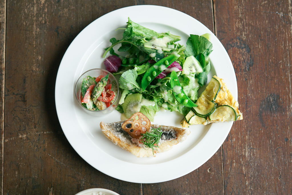 〈くらすこと別注〉yumiko iihoshi porcelain unjour plate ivory(つやあり)