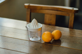 CINQ レモン搾り器 ホワイト