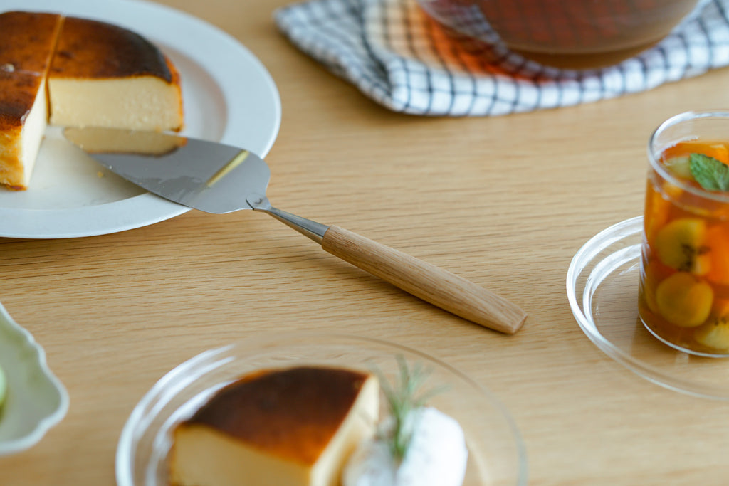 Bjorklund ケーキサーバー 三角/オーク