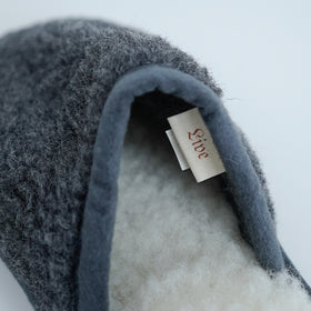 CINQ ラトビアのウールスリッパ