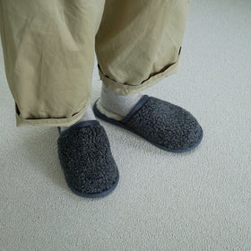 CINQ ラトビアのウールスリッパ