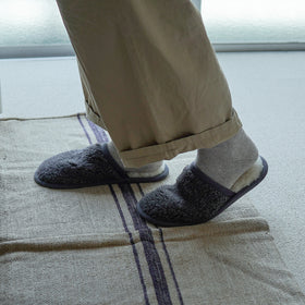 CINQ ラトビアのウールスリッパ