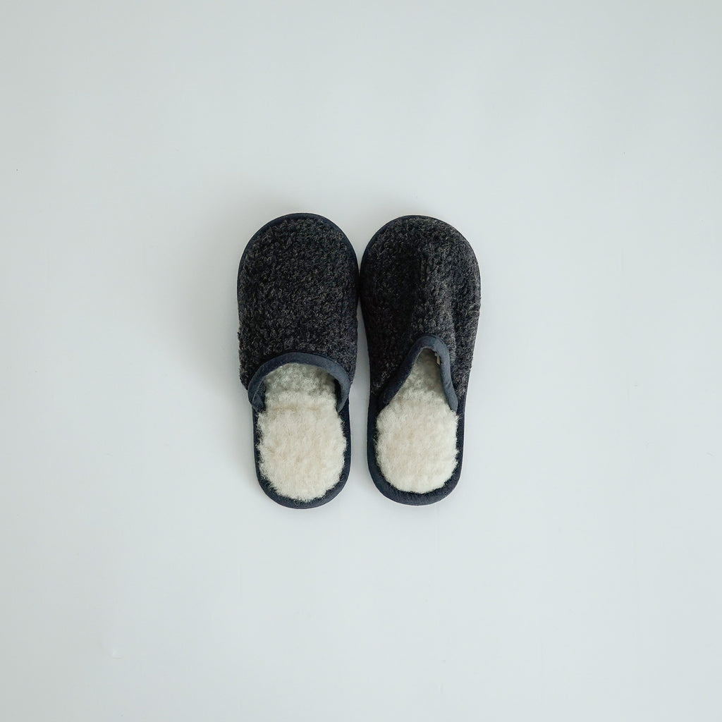 CINQ ラトビアのウールスリッパ