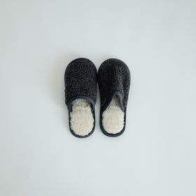 CINQ ラトビアのウールスリッパ