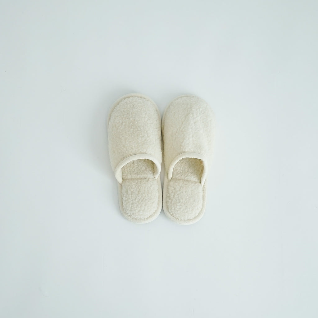 CINQ ラトビアのウールスリッパ