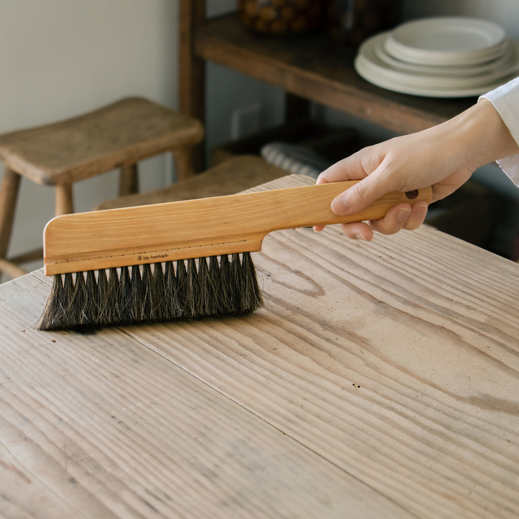 Iris Hantverk テーブルブラシ