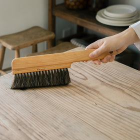 Iris Hantverk テーブルブラシ