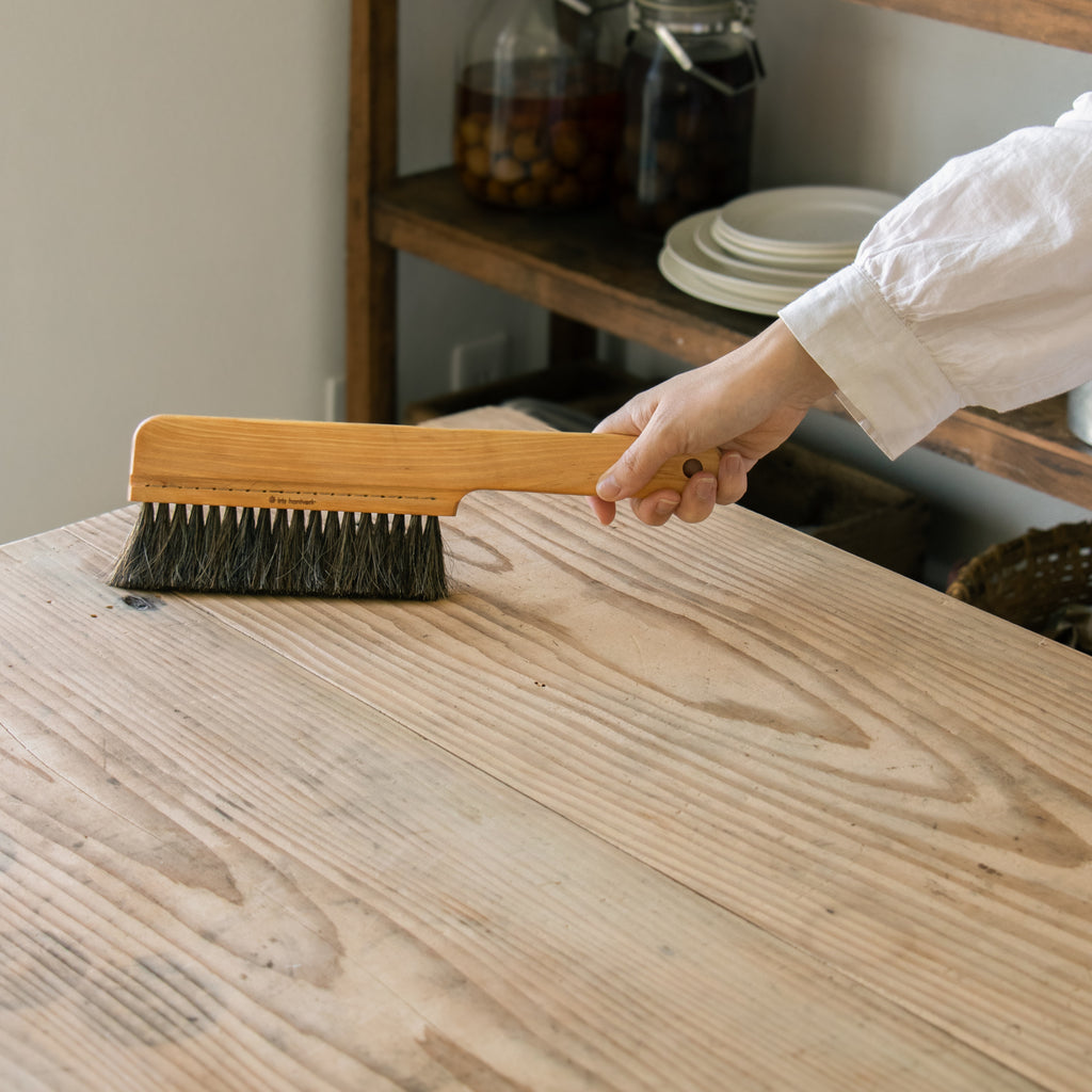 Iris Hantverk テーブルブラシ