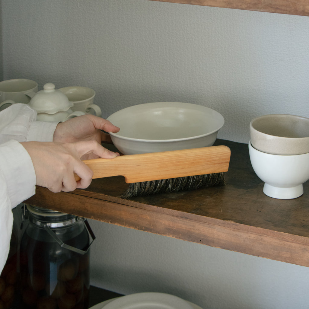 Iris Hantverk テーブルブラシ