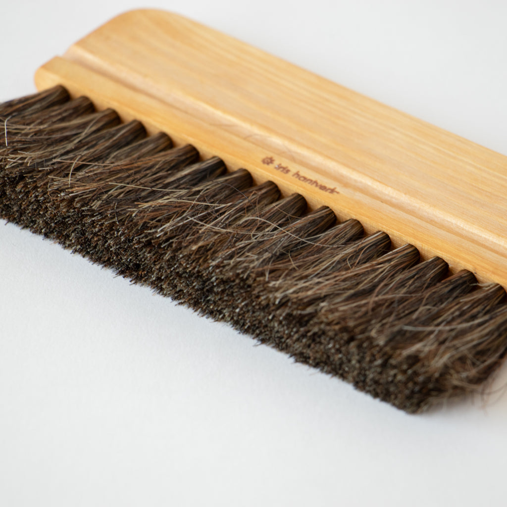 Iris Hantverk テーブルブラシ