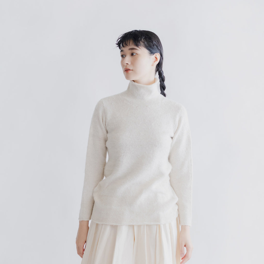 PUENTE Rueca 手紡ぎタートルネックセーター