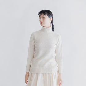 PUENTE Rueca 手紡ぎタートルネックセーター