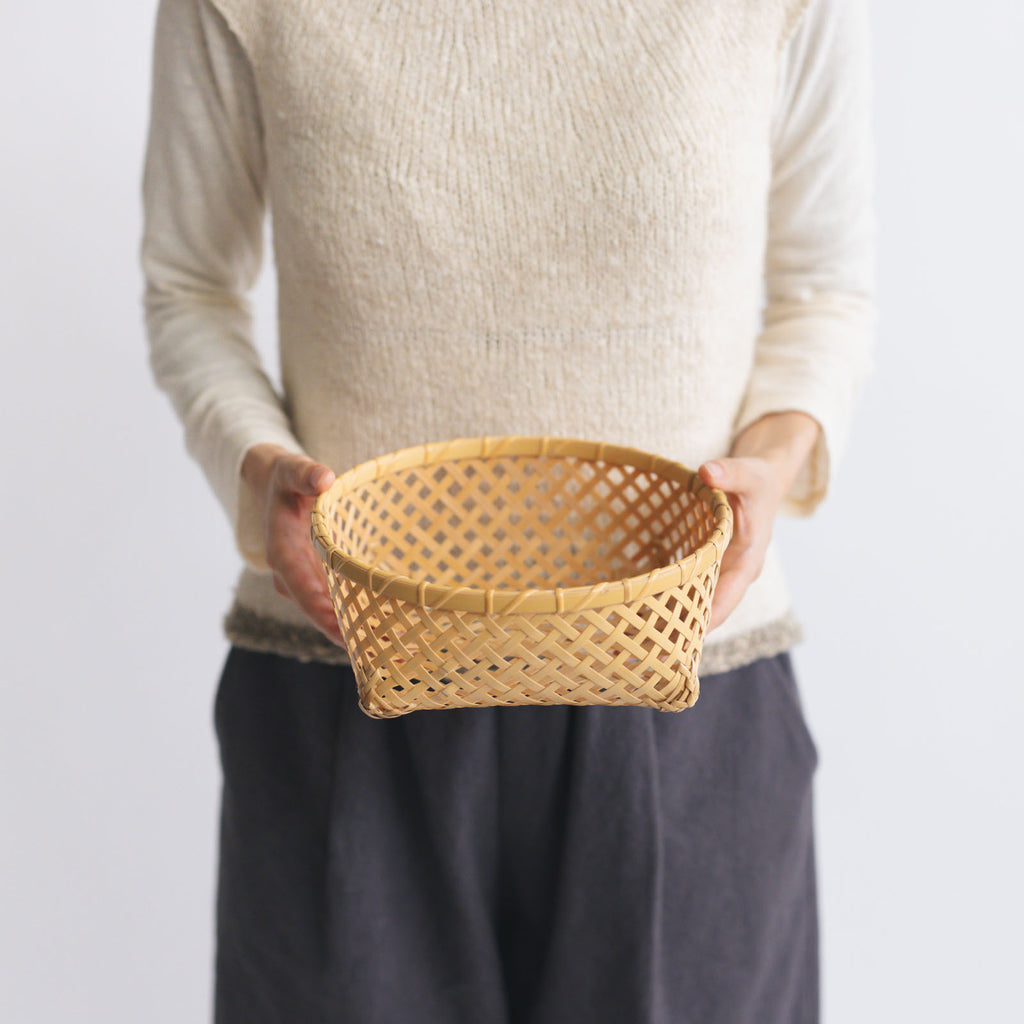 児玉美重 よつめかご(丸)