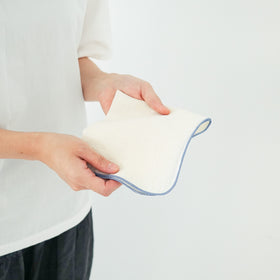 atelier Une place 60リネンハンカチ M