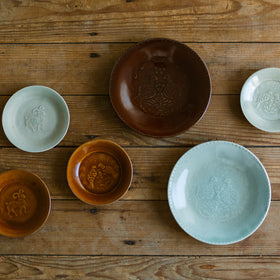 郡司製陶所 型打ち4寸皿 とり