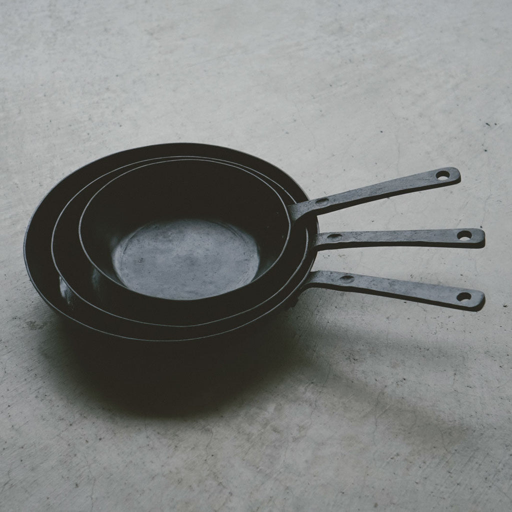 野鍛冶やまご ちょっと深めの鉄フライパン