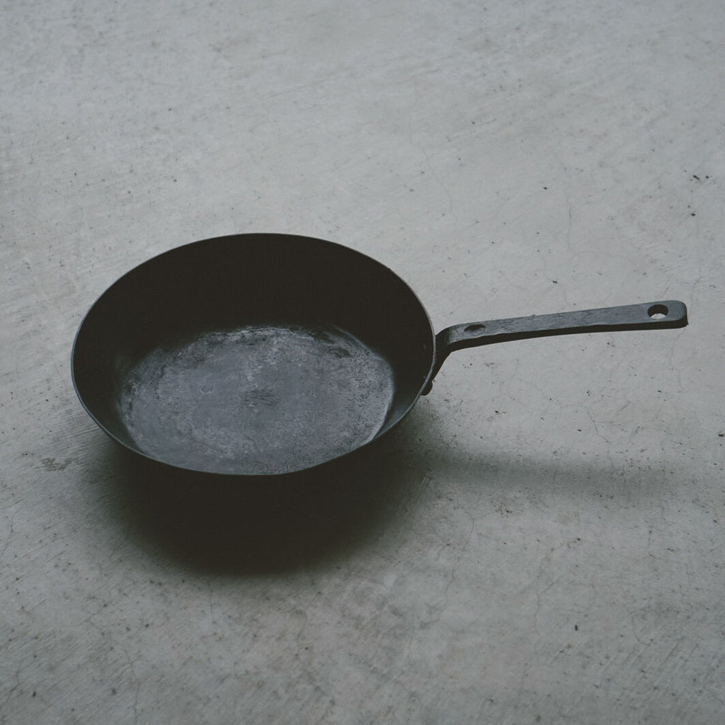 野鍛冶やまご ちょっと深めの鉄フライパン