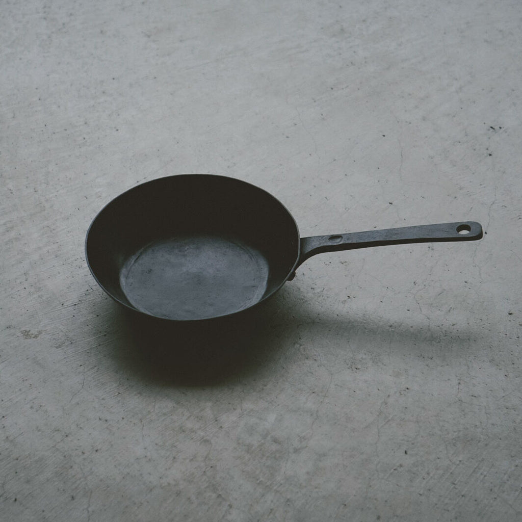 野鍛冶やまご ちょっと深めの鉄フライパン