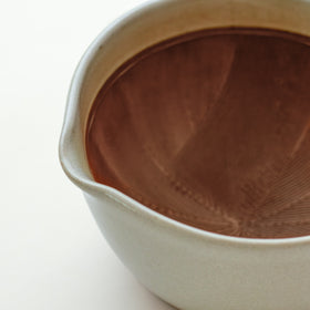 シリコン付きで滑りにくい、元重製陶所のすり鉢