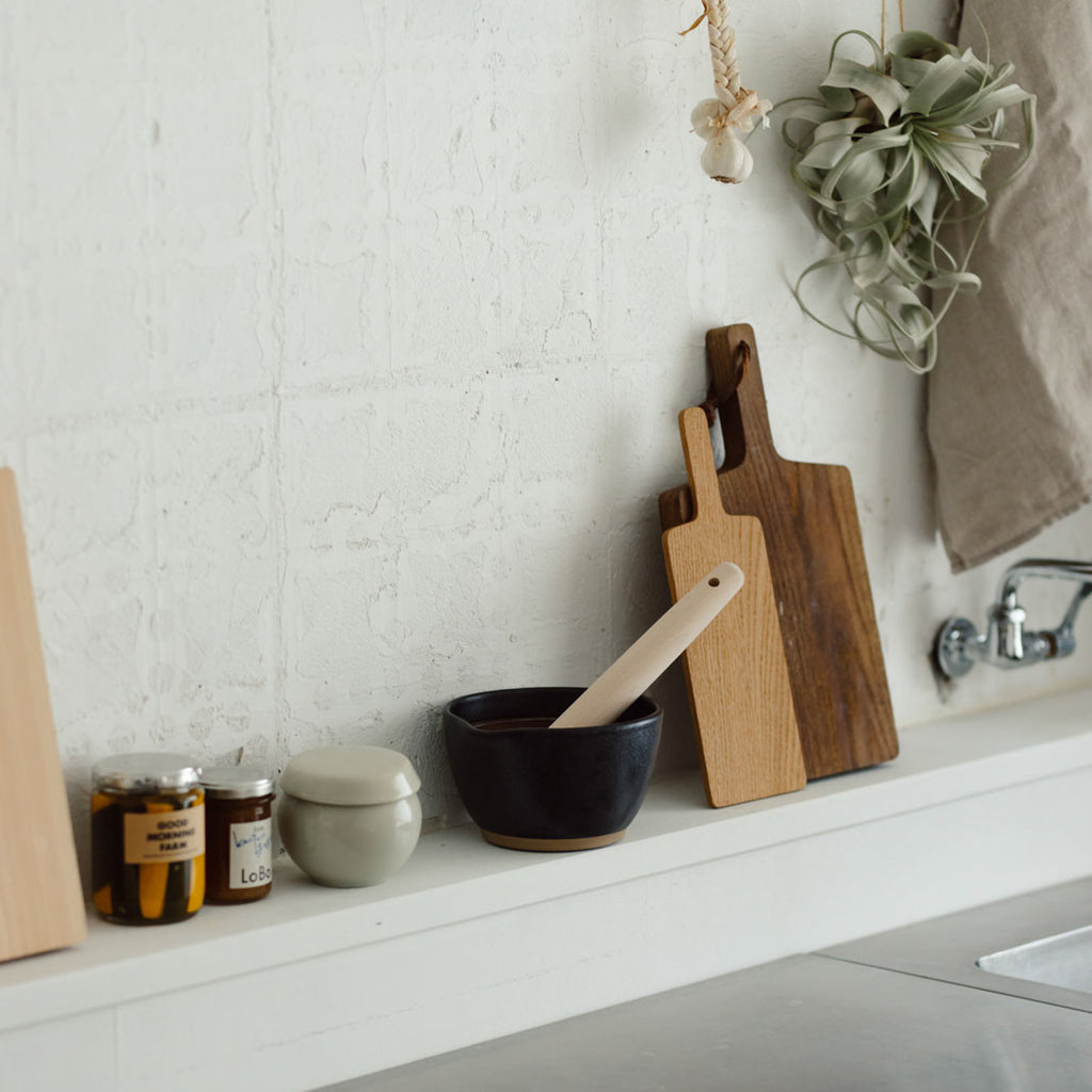 シリコン付きで滑りにくい、元重製陶所のすり鉢