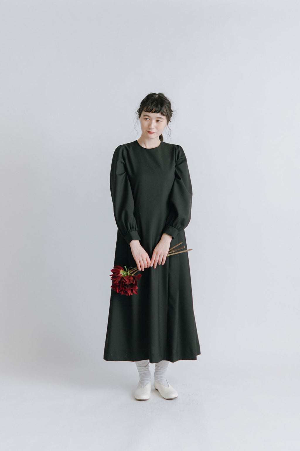 「わたしたちらしい、オケージョンのかたち」きちんとしたブラックワンピース