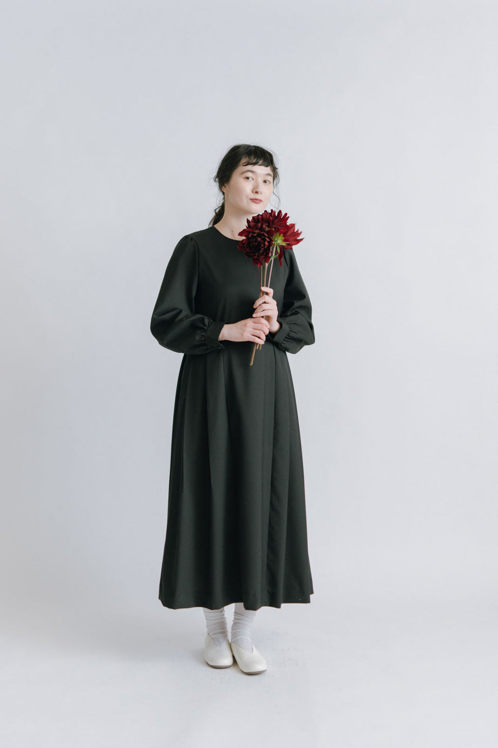 「わたしたちらしい、オケージョンのかたち」きちんとしたブラックワンピース